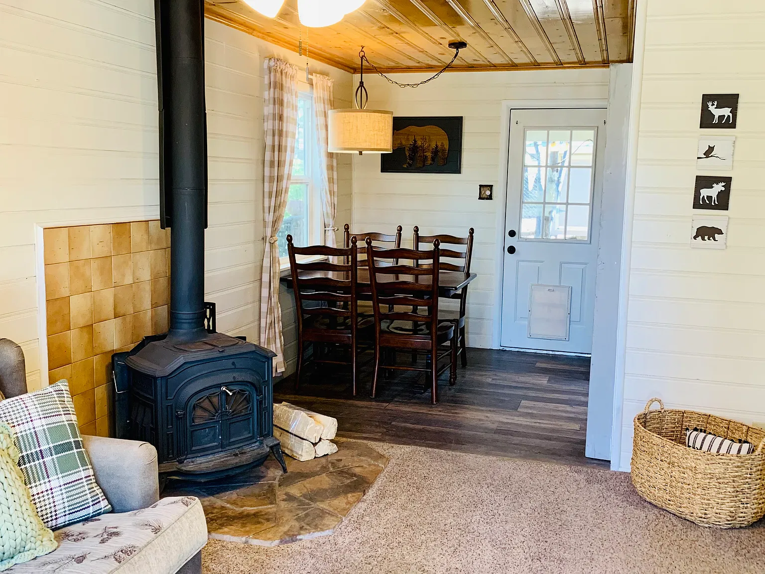 2 bed, 713 sqft, $1,700 — Photo 3