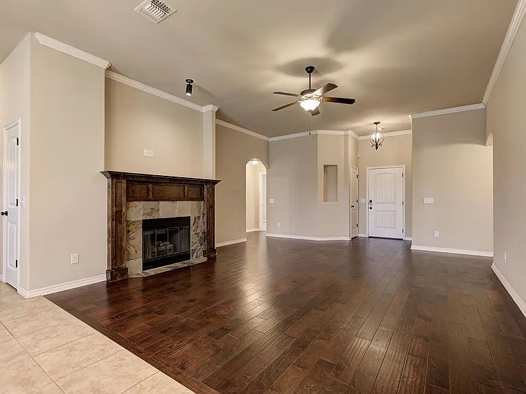 915 Lazywood Dr — Photo 9
