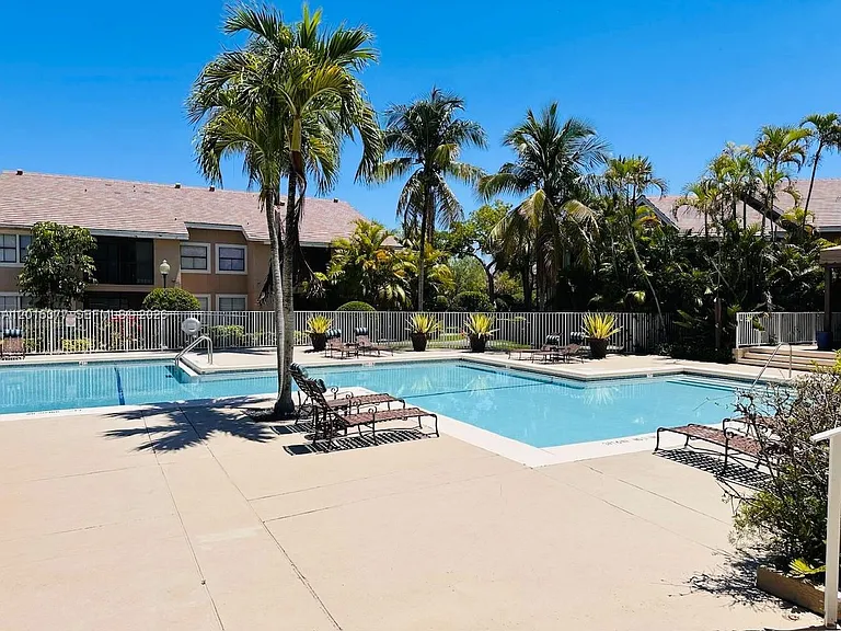15680 SW 106th Ln #804 — Photo 3