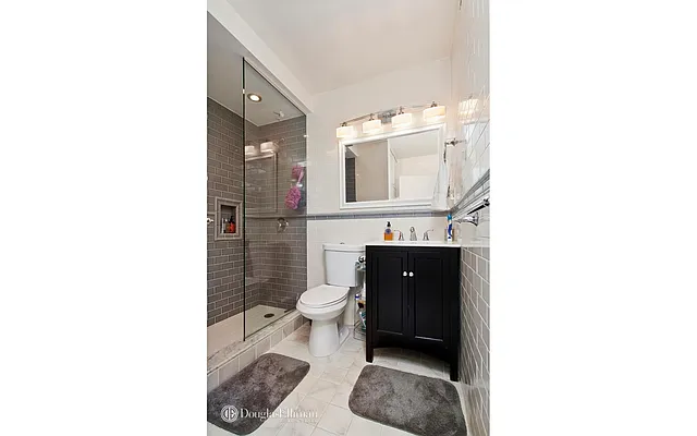 Rented by Douglas Elliman | media 29