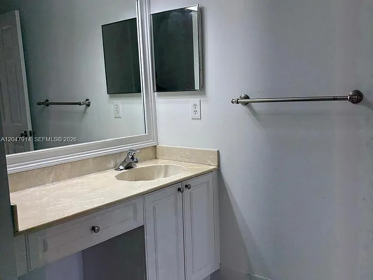 2080 Greenview Shores Blvd #410 — Photo 15
