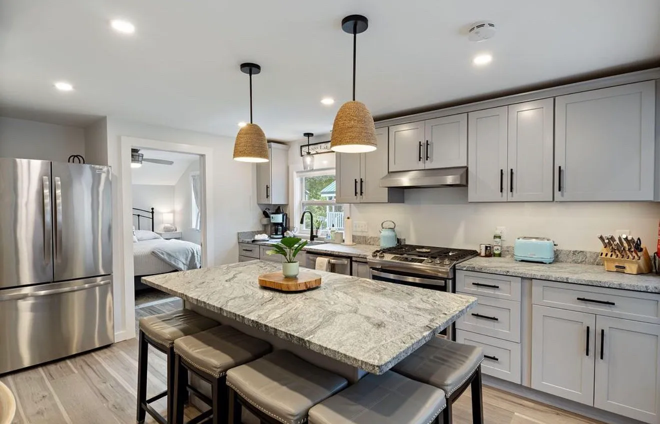 2 bed, 796 sqft, $2,100 — Photo 1
