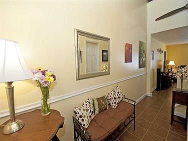 2nd image of 13 New London Ln