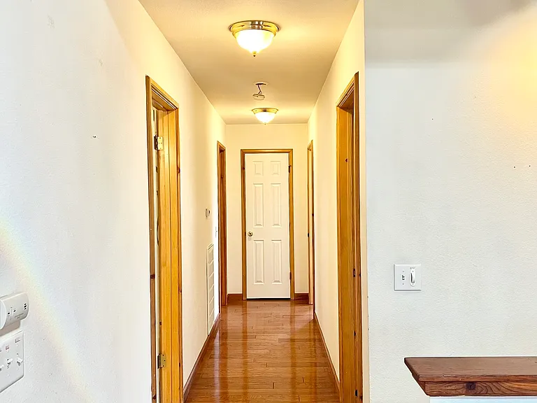 14700 Voltaire Dr — Photo 5