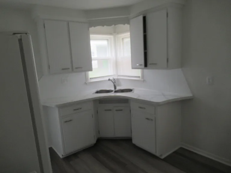 86 Cowles Ave — Photo 13