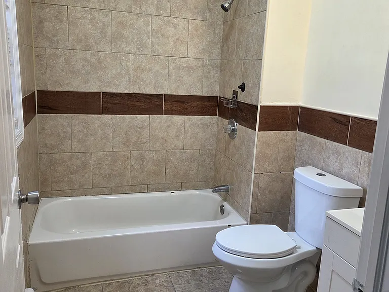 773 E 26th St #1 — Photo 20