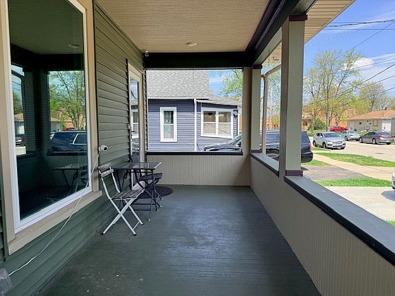 3rd image of 202 Perry St #1