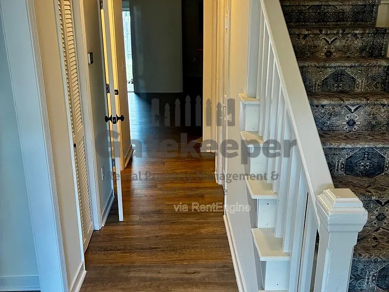 101 Sandlewood Dr — Photo 2