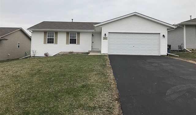 1st image of 3052 Warwickshire Dr