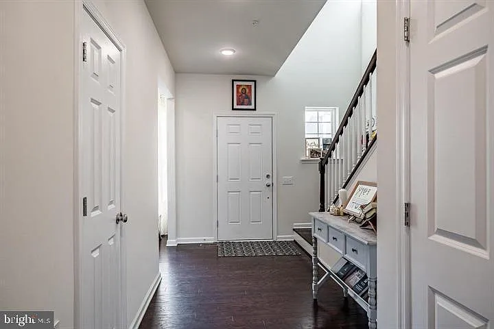 733 Sun Valley Ct — Photo 4