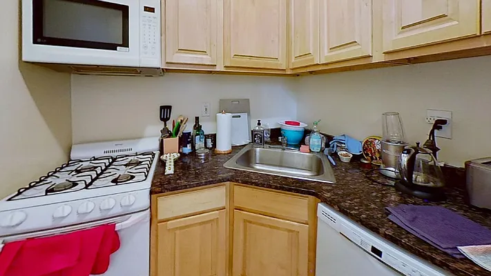 Rented by Bond New York | media 2