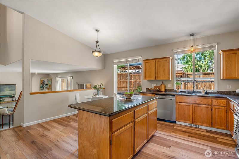 4th image of 15906 SE 255th Street