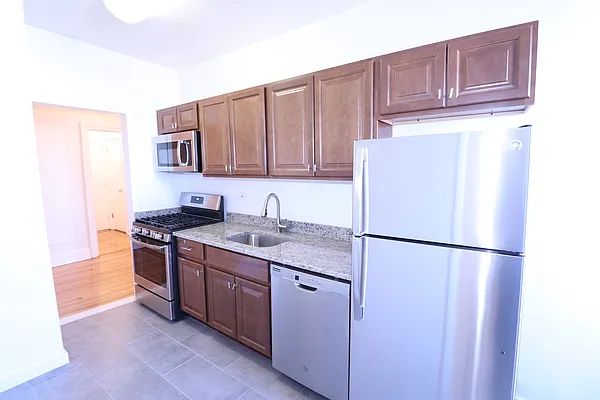 Rented by Kian Realty | media 1