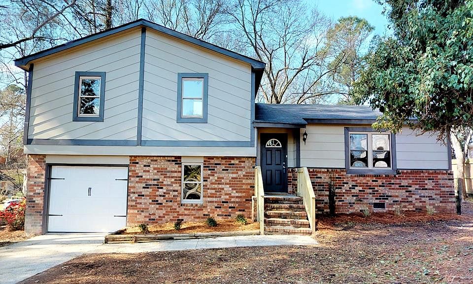 1st image of 133 Oakridge Dr
