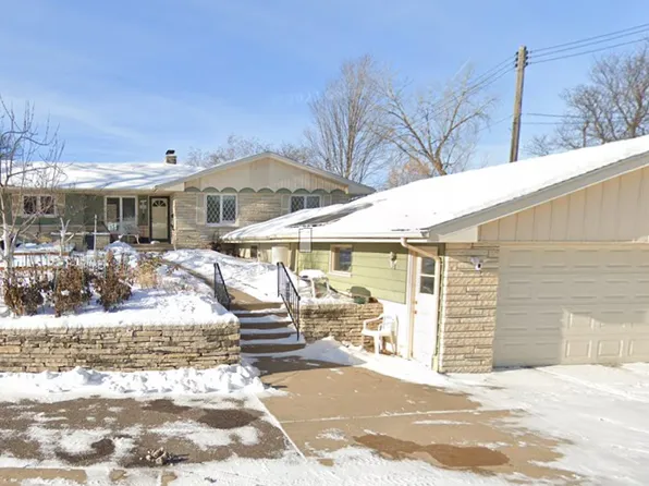 5601 Indiana Ave N, Brooklyn Center, MN 55429