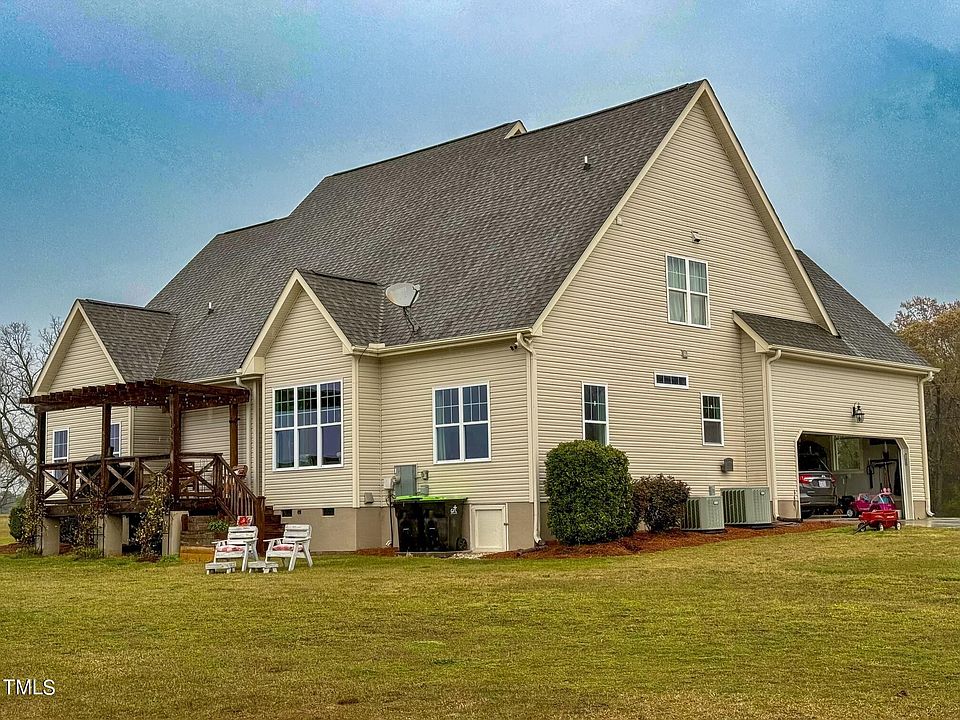 2nd image of 2741 Abattoir Rd
