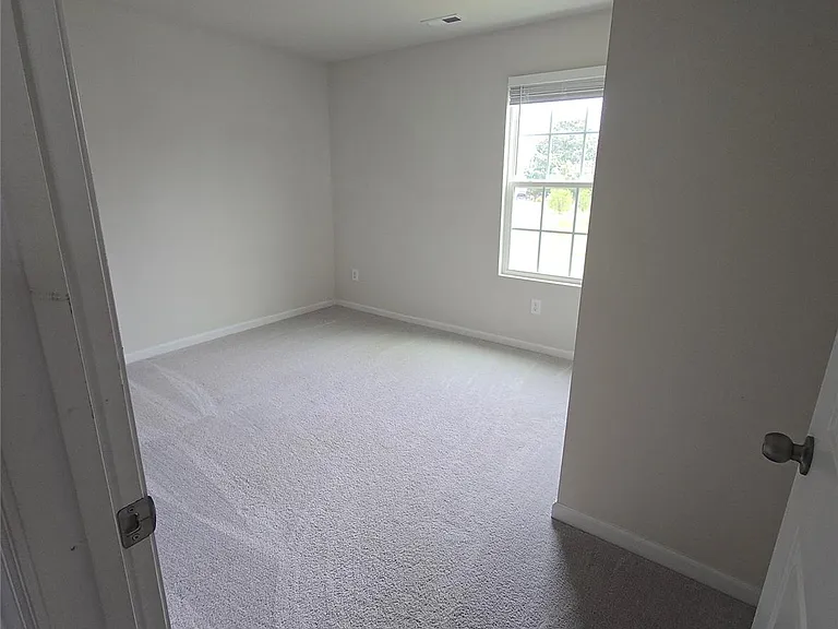 223 Brentwood Dr — Photo 8
