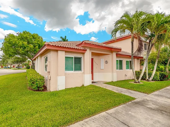 20839 NW 2nd St, Pembroke Pines, FL 33029