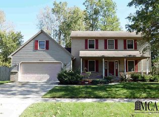 8800 Tanglewood Rd, Temperance, MI 48182