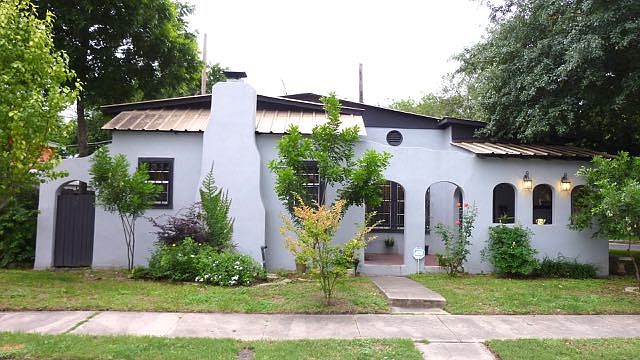 1st image of 1618 W Rosewood Ave