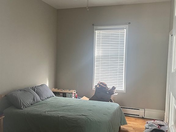 Bedroom, 13x10