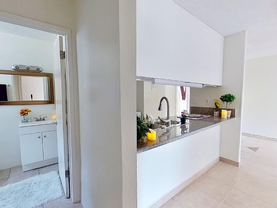 1st image of 820 Chestnut Ave #9