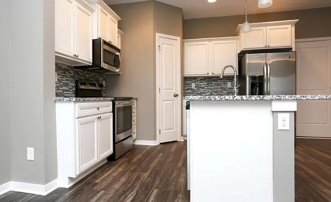 Greenway Square Townhomes — Photo 4