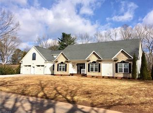 389 Forest Oaks Dr, Dobson, NC 27017