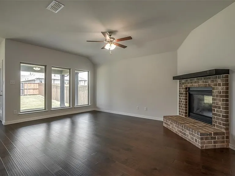 1829 Meadow Trail Ln — Photo 4