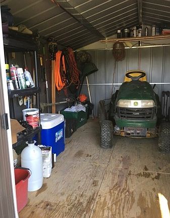 4th image of 1042 Dennis Dr