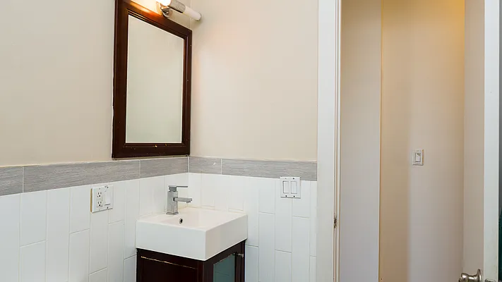 Rented by Nooklyn NYC LLC | media 10