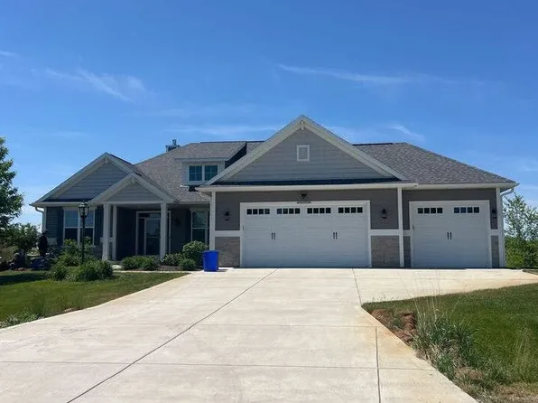 N75W25299 Beverly Ln, Lisbon, WI 53089