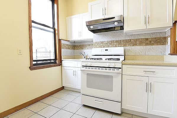 1st image of 100 Bushwick Ave APT 2R