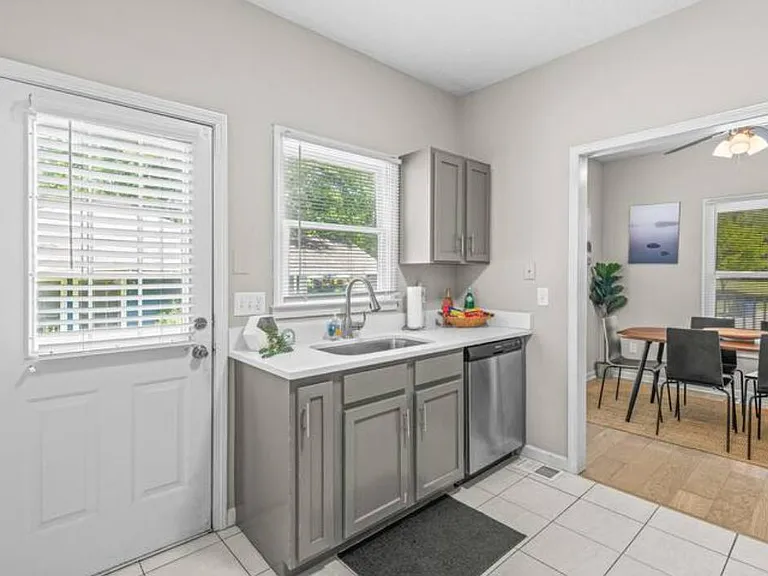 1296 Sells Ave SW #A — Photo 12