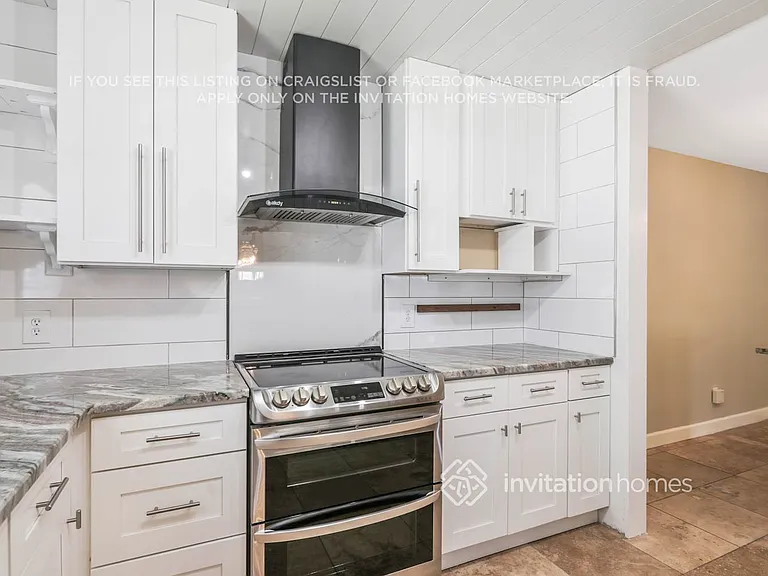 6708 Commodore Way — Photo 3