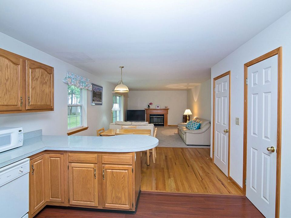 2nd image of 29 Manor Dr