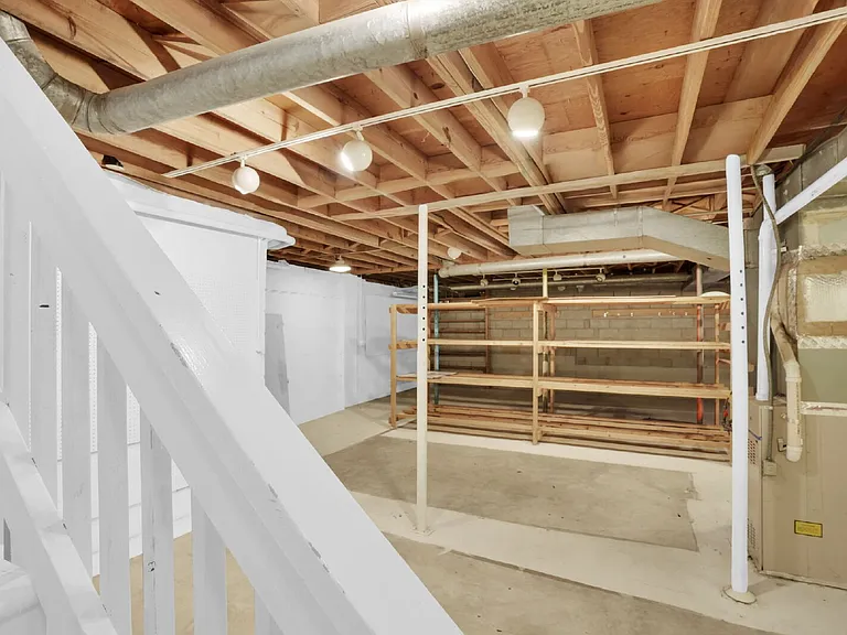 408 Wilby Dr — Photo 46