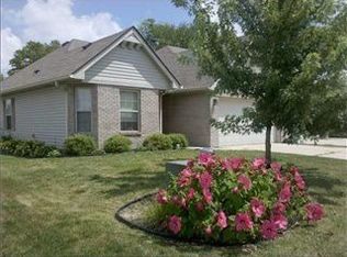 820 Ashton Parke Dr, Greenwood, IN 46143