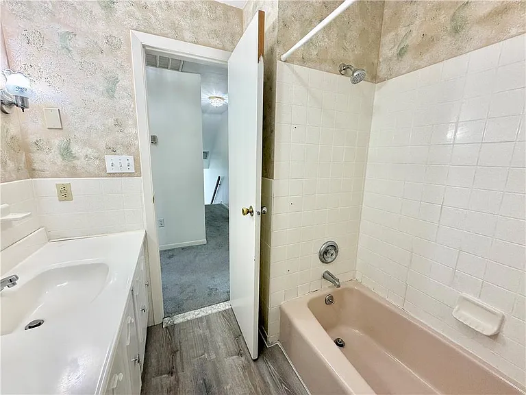 1160 Brentwood Ave — Photo 37