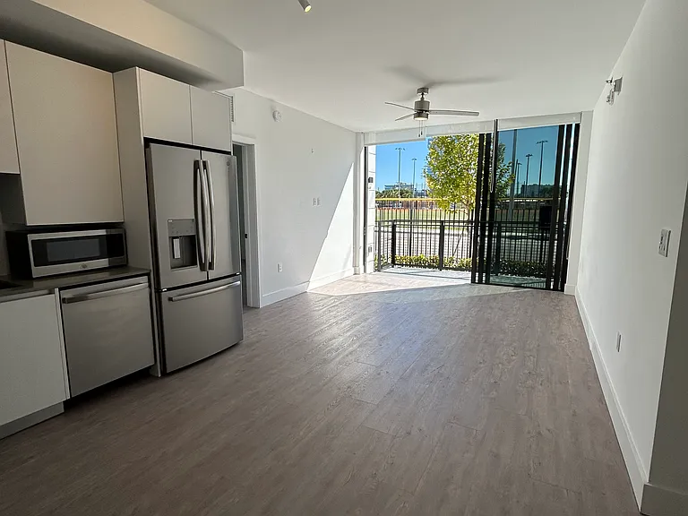 215 Park — Photo 14