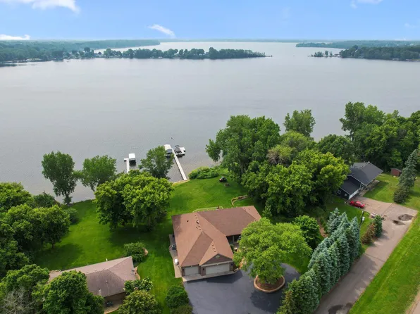 10097 Wyoming Ave, Chisago City, MN 55013