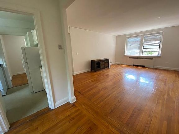 2nd image of 650 Gramatan Ave