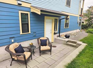 823 Edinburgh St, New Westminster, BC V3M2V2