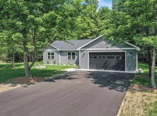 6483 Jeffrey Pl, Grawn, MI 49637