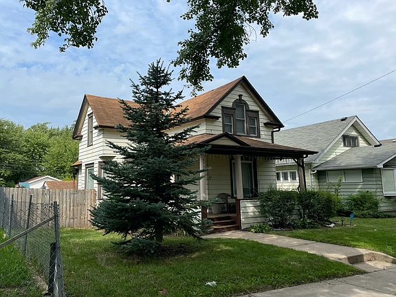 3rd image of 3739 Aldrich Ave N