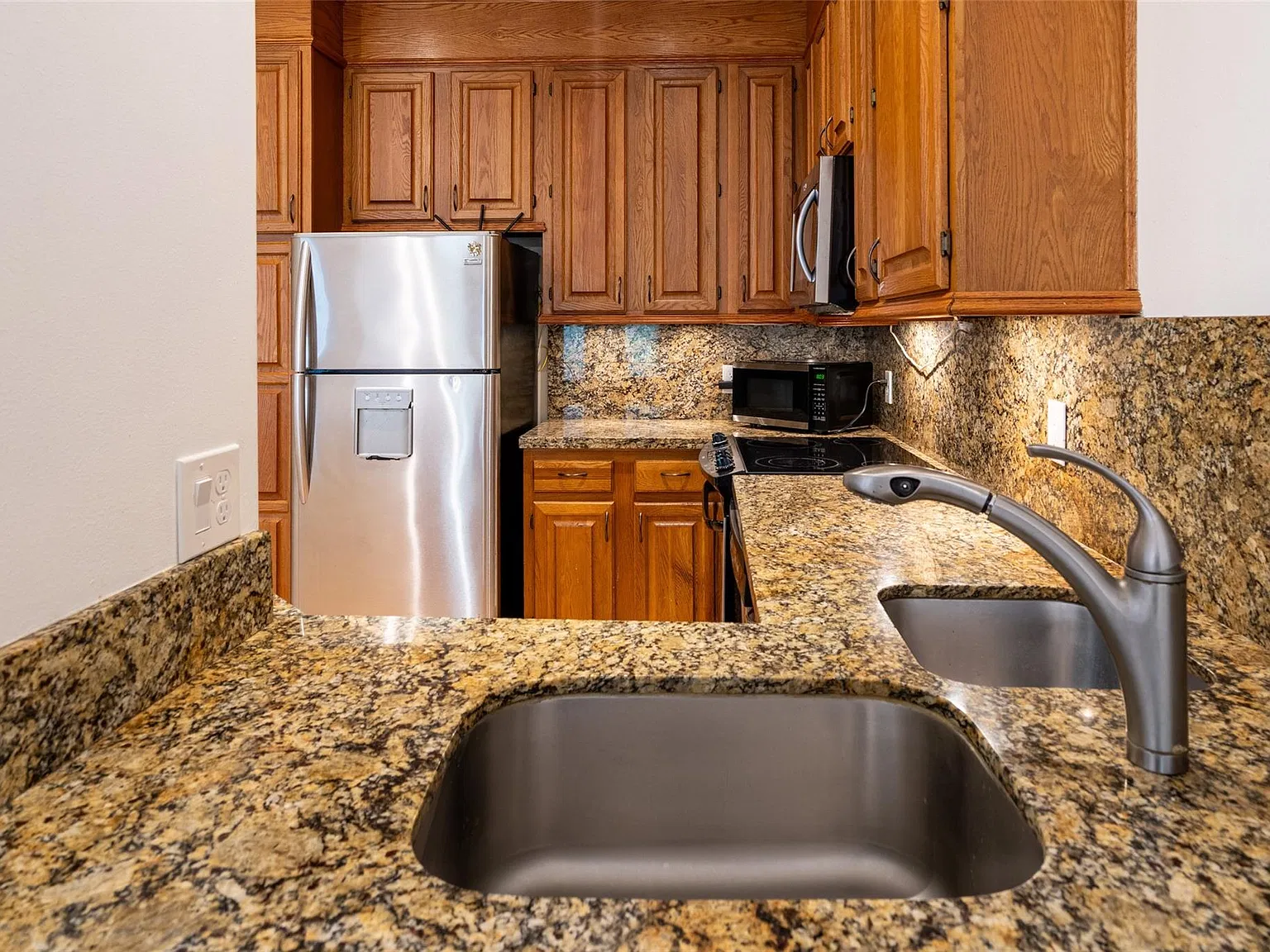 2 bed, 2.0 bath, 1177 sqft, $1,400 — Photo 4
