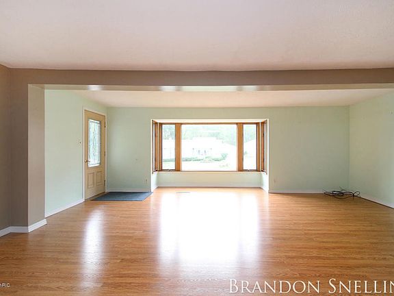 3rd image of 213 Netherfield St NW