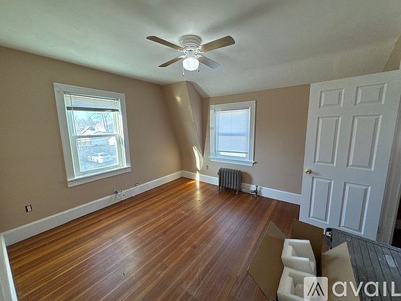 4th image of 108 Forest Ave