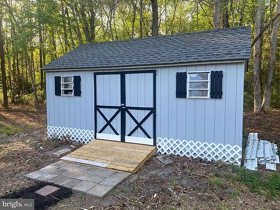3rd image of 20322 Thicket Rd