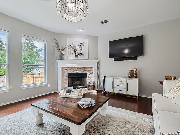 3rd image of 23039 Airedale Ln